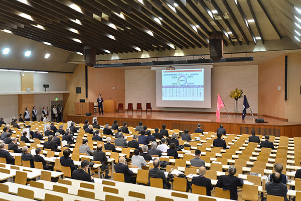 講堂全体